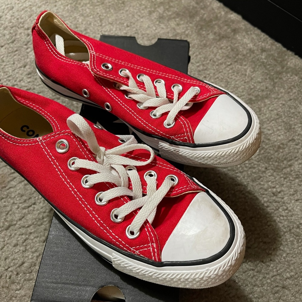 Low top Converse red size 6.5